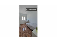 Room for rent in 6-bedroom apartment in Cartagena, Murcia - Annan üürile
