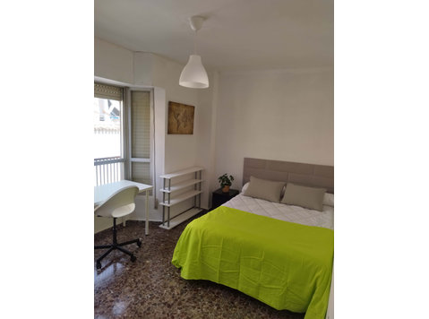 San Leandro 10 H4 - Appartements