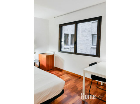 Zimmer mit eigenem Bad im Universitätswohnheim in Pamplona - WGs/Zimmer