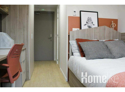 Standard single room with shared bathroom and kitchen - Kimppakämpät