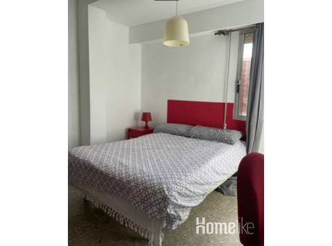 Gedeeld appartement: Kamer te huur in Carrer de Fuencaliente - Woning delen