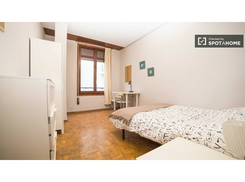 Erschwingliche 6 Schlafzimmer Ferienwohnung in City Center,… - Zu Vermieten