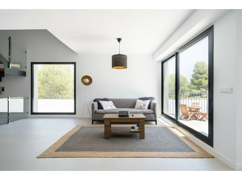 Flatio - all utilities included - Brand new spacious villa… - Zu Vermieten