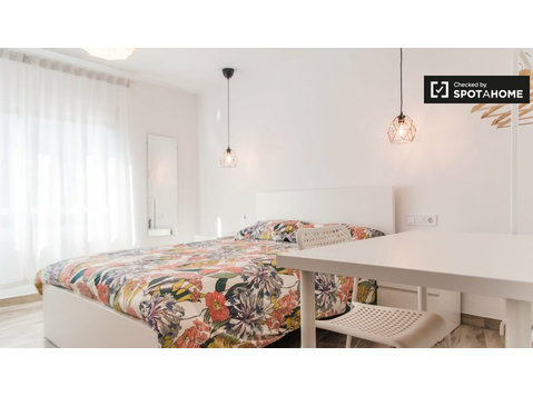 Encantadora habitación en alquiler en Algirós, Valencia - Alquiler