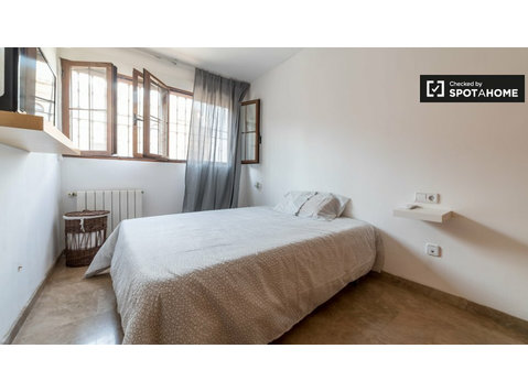 Gemütliches Zimmer in 3-Zimmer-Wohnung in Campanar, Valencia - Zu Vermieten