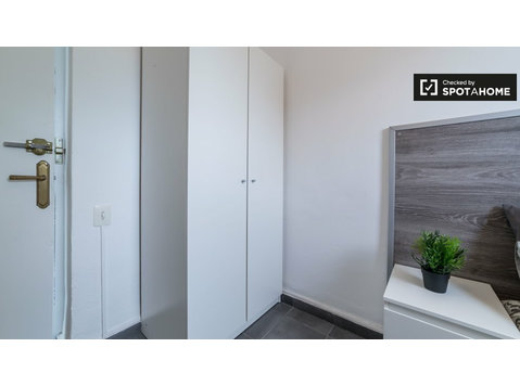Przytulny pokój w czteropokojowym apartamencie w Algirós w… - Do wynajęcia