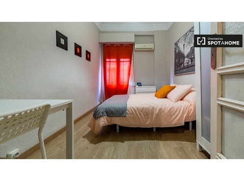 Cozy room for rent in Ciutat Vella, Valencia - Аренда