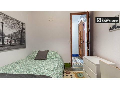 Doppelzimmer zu vermieten, 5-Zimmer-Wohnung, Poblats… - Zu Vermieten