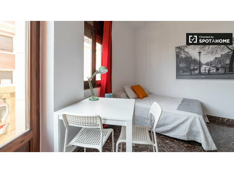 Möbliertes Zimmer zu vermieten, Wohnung, Extramurs, Valencia - Zu Vermieten