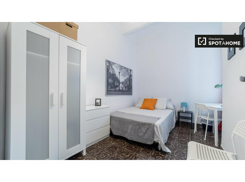 Chambre meublée à louer, appartement, Extramurs, Valencia - À louer
