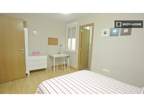 Interior room in 7-bedroom apartment in Eixample, Valencia - 임대