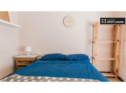 Zimmer zu vermieten 3-Zimmer-Wohnung Ciutat Vella, Valencia - Zu Vermieten