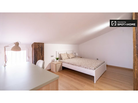 Zimmer zu vermieten in 3-Zimmer-Wohnung in Godella, Valencia - Zu Vermieten
