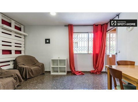 Algirós, Valensiya'da 4 odalı kiralık daire - Kiralık