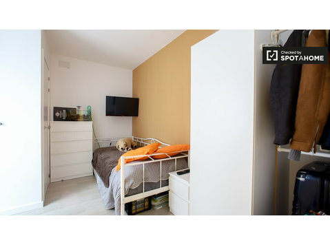 Zimmer zu vermieten in 5-Zimmer-Wohnung in Burjassot,… - Zu Vermieten