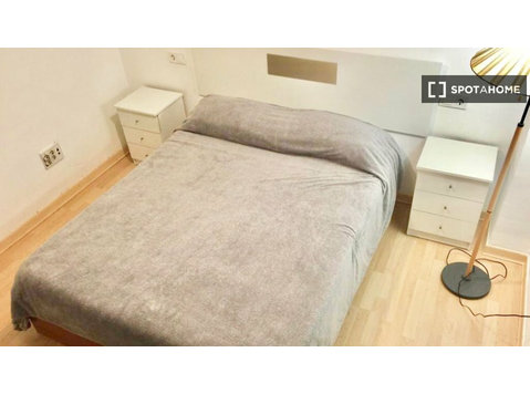 Zimmer zu vermieten in Sant Francesc, Valencia - Zu Vermieten