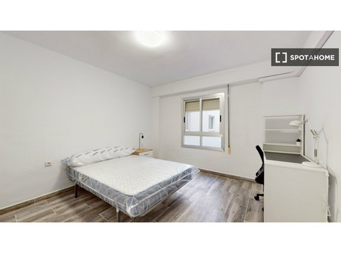 Zimmer in Wohngemeinschaft zu vermieten in Catarroja,… - Zu Vermieten