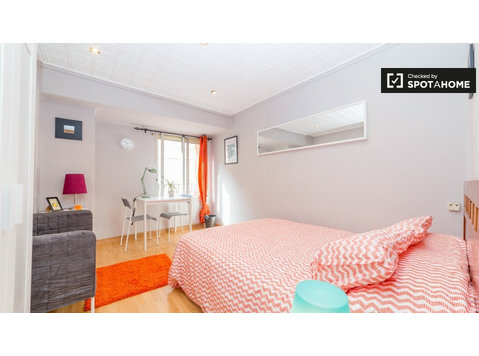 Rooms for rent in apartment in Quatre Carreres, Valencia - Te Huur
