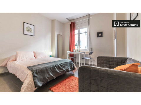 Alquiler de habitaciones en piso compartido - Ciutat Vella,… - Alquiler