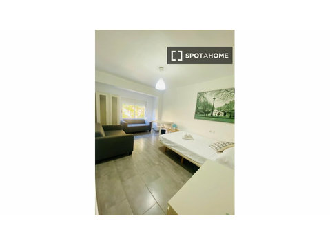 Habitaciones en alquiler en piso compartido en Valencia - Alquiler
