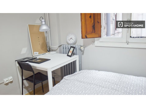 Warmes Zimmer in einer Wohngemeinschaft in Extramurs,… - Zu Vermieten
