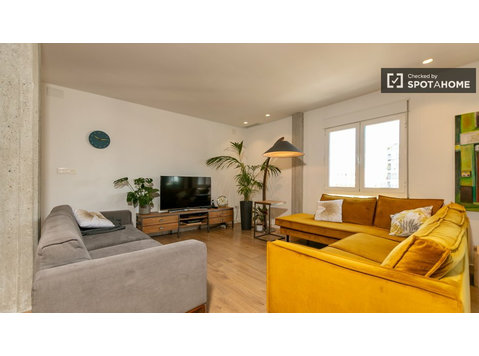 Appartamento con 1 camera da letto in affitto a Quatre… - Appartamenti