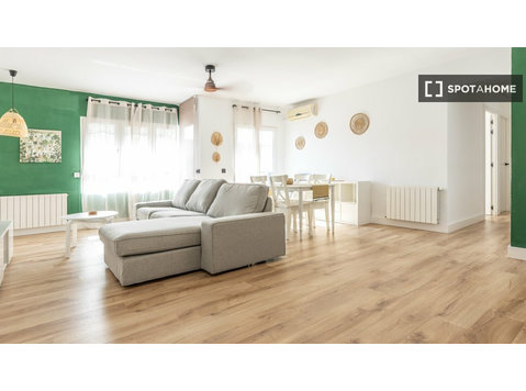 Apartamento de 2 dormitorios en alquiler en Camins Al Grau,… - Pisos