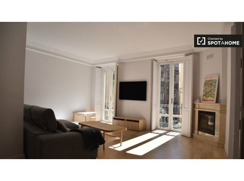 Apartamento de 2 quartos para alugar em Ciutat Vella,… - Apartamentos