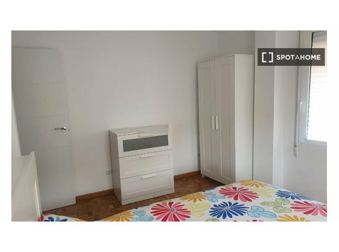 2-pokojowe mieszkanie do wynajęcia w Ciutat Vella, Valencia - Mieszkanie