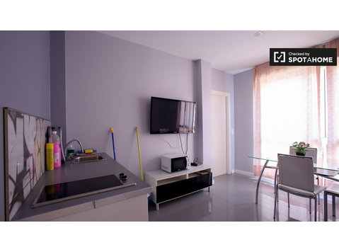 Valencia, Eixample'de kiralık 2 yatak odalı daire - Apartman Daireleri