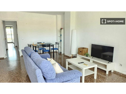 Piso de 2 habitaciones en alquiler en El Grau, Valencia. - Pisos