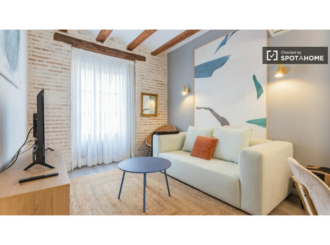 2-pokojowe mieszkanie do wynajęcia w Extramurs, Valencia - Mieszkanie