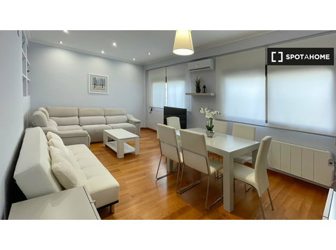 Apartamento de 2 dormitorios en alquiler en Valencia - Pisos