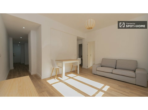 Apartamento de 2 dormitorios en alquiler en Valencia - Pisos