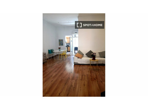 Piso en alquiler de 2 habitaciones en Cabanyal-Canyamelar,… - Pisos