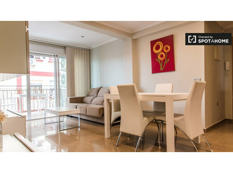 3-pokojowe mieszkanie do wynajęcia w Camins al Grau - Mieszkanie