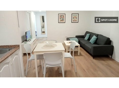 3-Zimmer-Wohnung zur Miete in La Malva-Rosa - Wohnungen