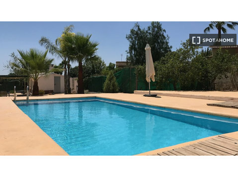 3-Zimmer-Wohnung zur Miete in La Pobla de Vallbona - Wohnungen