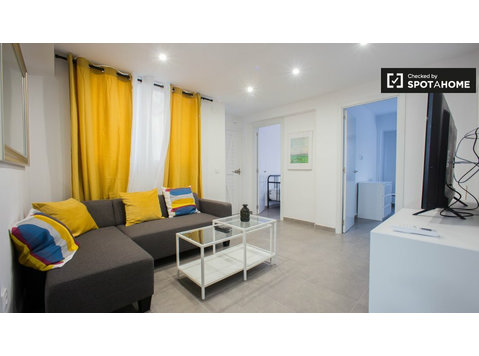 3-bedroom apartment for rent in Poblats Marítims, Valencia - Apartments