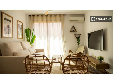 Appartement de 4 chambres à louer à Cabanyal, Valence. - Appartements