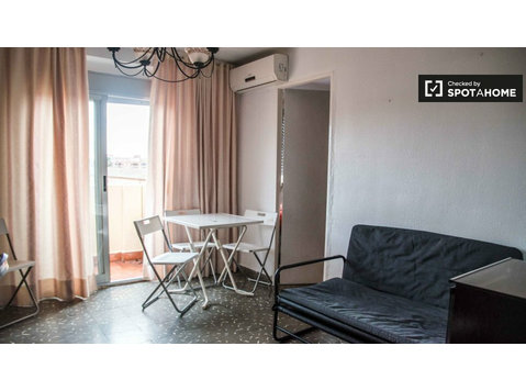4-Zimmer-Wohnung zur Miete in Poblats Marítims, Valencia - Wohnungen