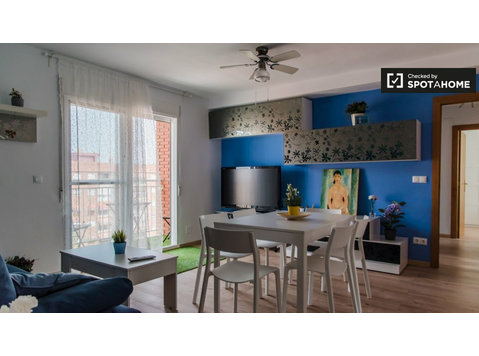 Appartamento con 4 camere da letto in affitto a Poblats… - Appartamenti