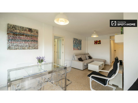 4-bedroom apartment for rent in Valencia - Lakások
