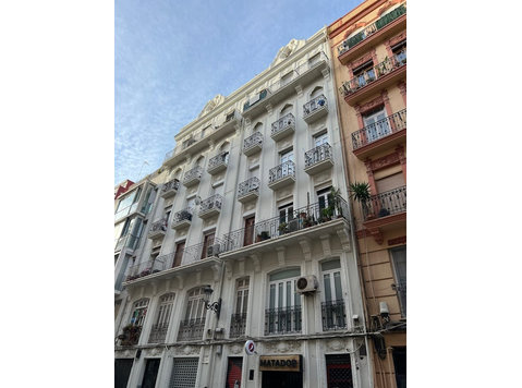 Calle Sevilla, Valencia - Apartamentos