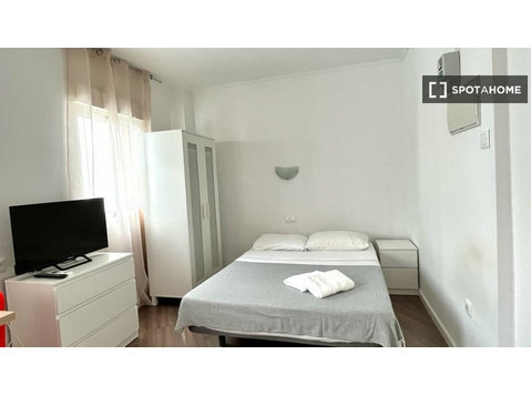 Cozy studio apartment for rent in Eixample, Valencia - Appartementen