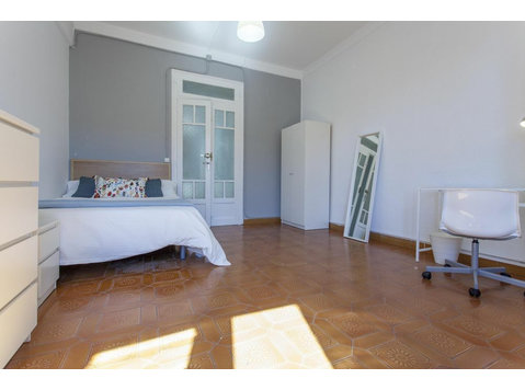 Habitación con vistas en Avenida Gran Vía Germanías - Apartamente