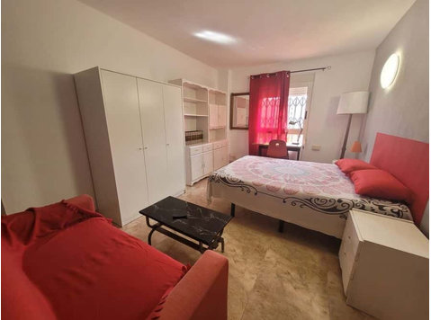 Habitación en piso de 3 habitaciones en Alfara Del… - อพาร์ตเม้นท์
