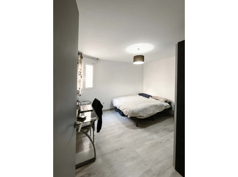 Habitación en piso de 3 habitaciones en Benimaclet - Apartments