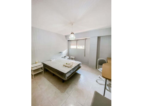 Habitación en piso de 3 habitaciones en Camins Al Grau - Apartmány