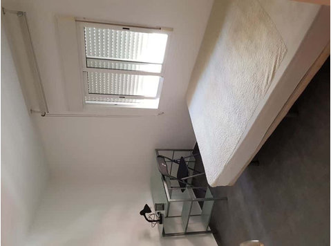 Habitación en piso de 4 habitaciones en Benimaclet - Apartman Daireleri